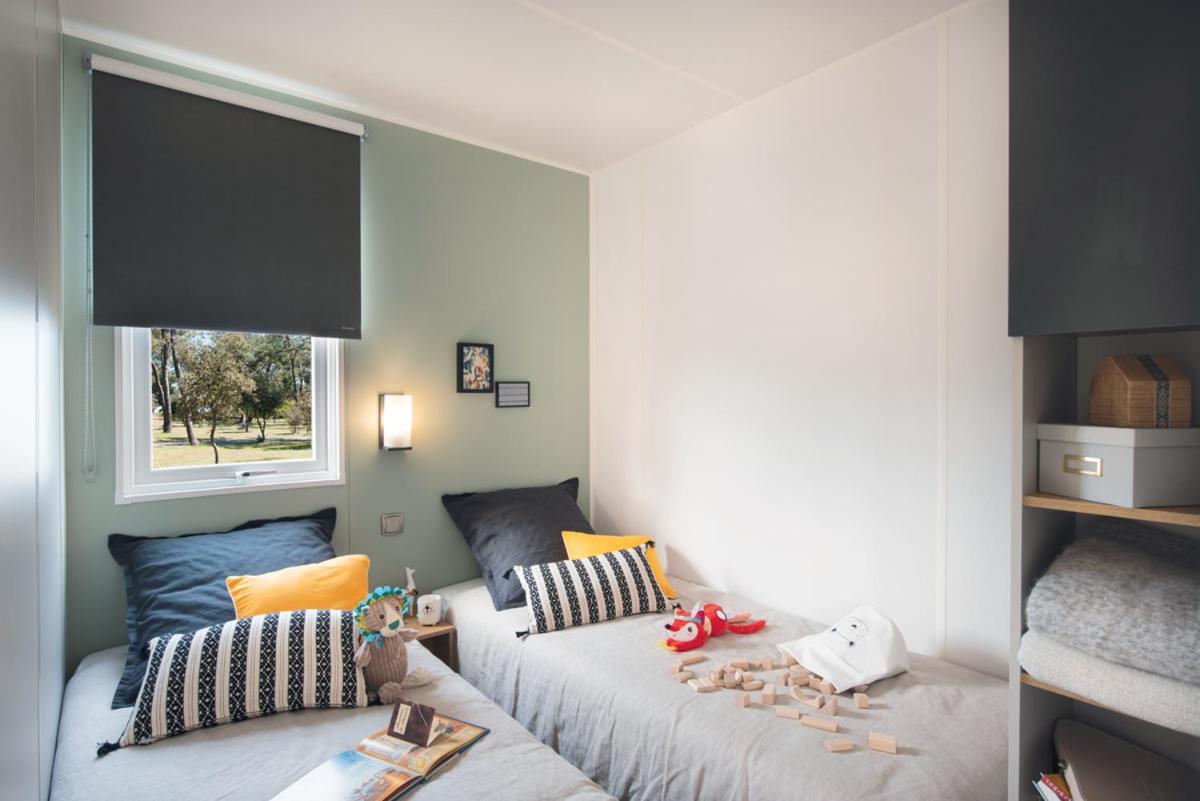 Camping Les Hautes Prairies Lourmarin Exterior photo
