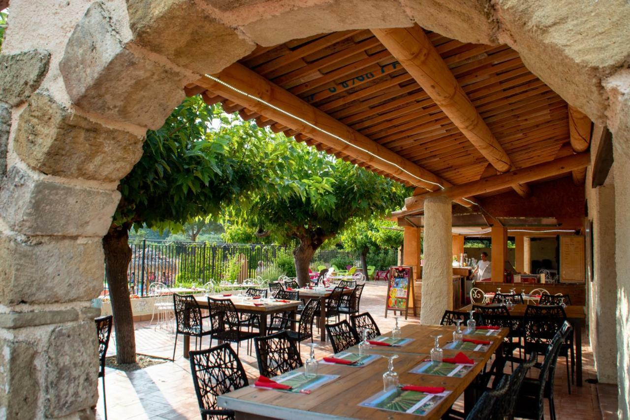 Camping Les Hautes Prairies Lourmarin Exterior photo